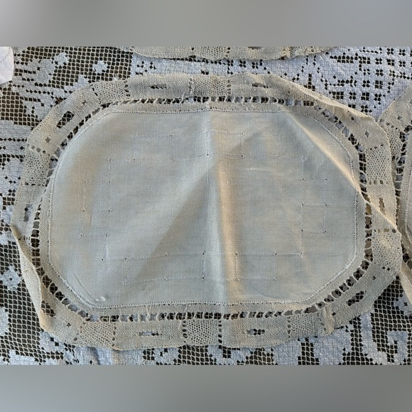Set of Six Antique French Embroidered Off-White Linen Placemats or Doilies. - Picture 4 of 10